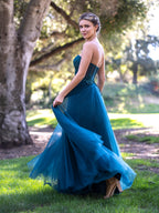 Vestido de fiesta de tul con corsé, encaje y largo hasta el suelo