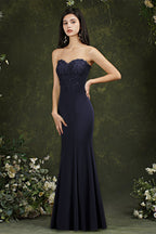 Langes Ballkleid im Meerjungfrau-Stil mit Herzausschnitt und Blumenspitze