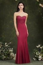 Langes Ballkleid im Meerjungfrau-Stil mit Herzausschnitt und Blumenspitze