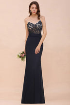 Vestido de dama de honor azul marino sin mangas con escote corazón y estampado floral de sirena