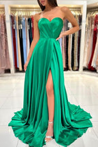 Vestido de noche largo verde de corte A sin mangas con escote en forma de corazón y abertura lateral