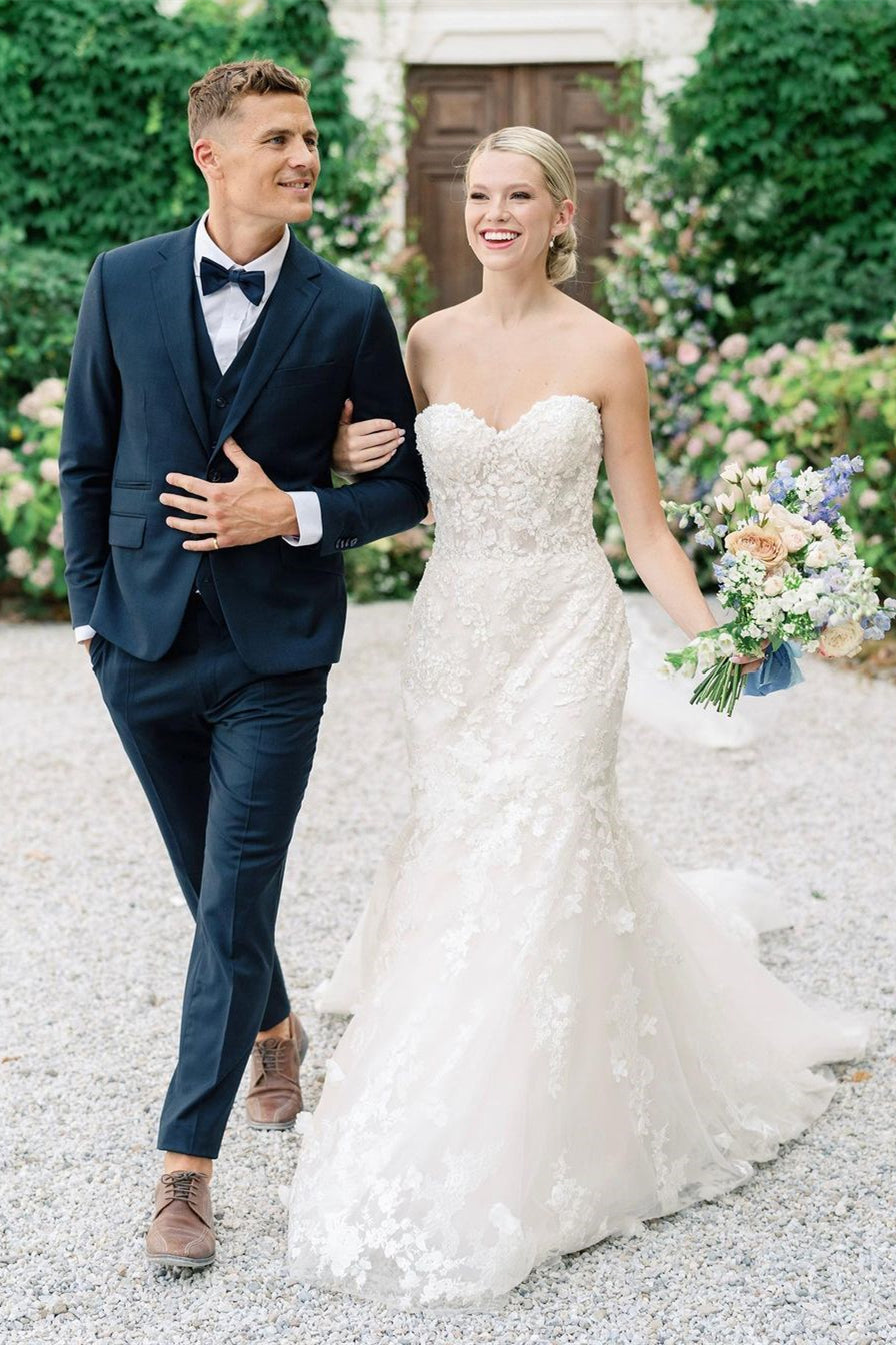 Vestido de novia de sirena sin mangas con apliques de tul y encaje