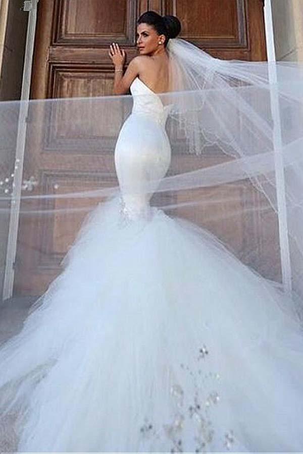 Vestidos de novia de corte sirena con escote corazón y pedrería WD214