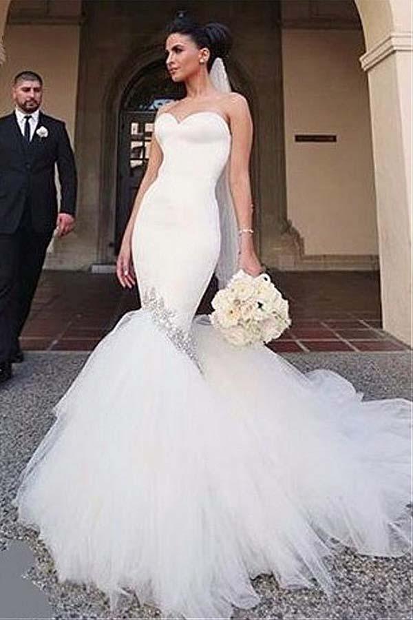 Vestidos de novia de corte sirena con escote corazón y pedrería WD214