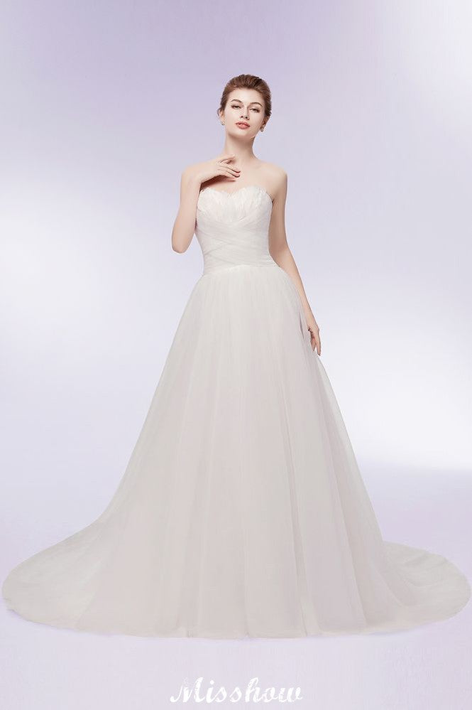 Vestidos de novia de tul con plumas, corte A y escote corazón sin tirantes
