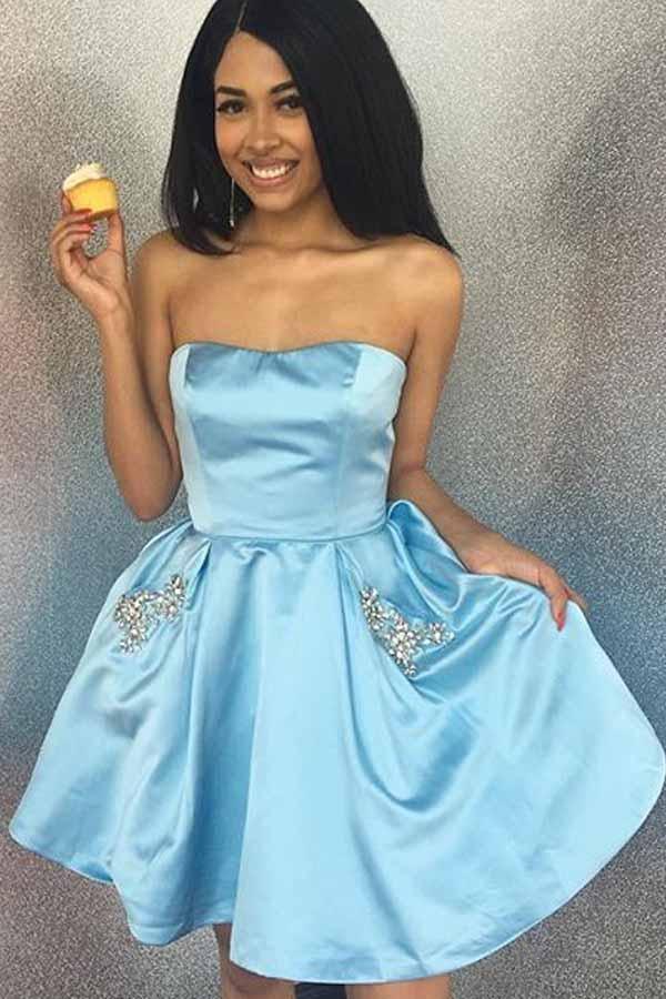Vestido corto azul cielo de fiesta/regreso a casa con escote corazón, sin tirantes y bolsillos PD097