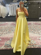 Tanzie | Vestido de fiesta largo de satén verde salvia sin tirantes y corte A