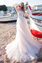 Tulle Scoop Neckline  A-line Wedding Dress With Lace Appliques WD188