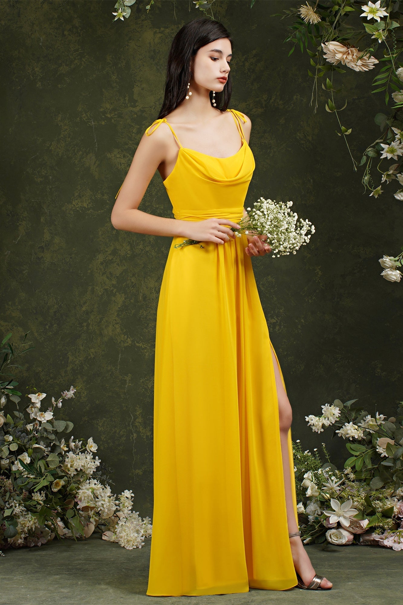 Vestido de fiesta Aline con tirantes finos de tul y abertura delantera