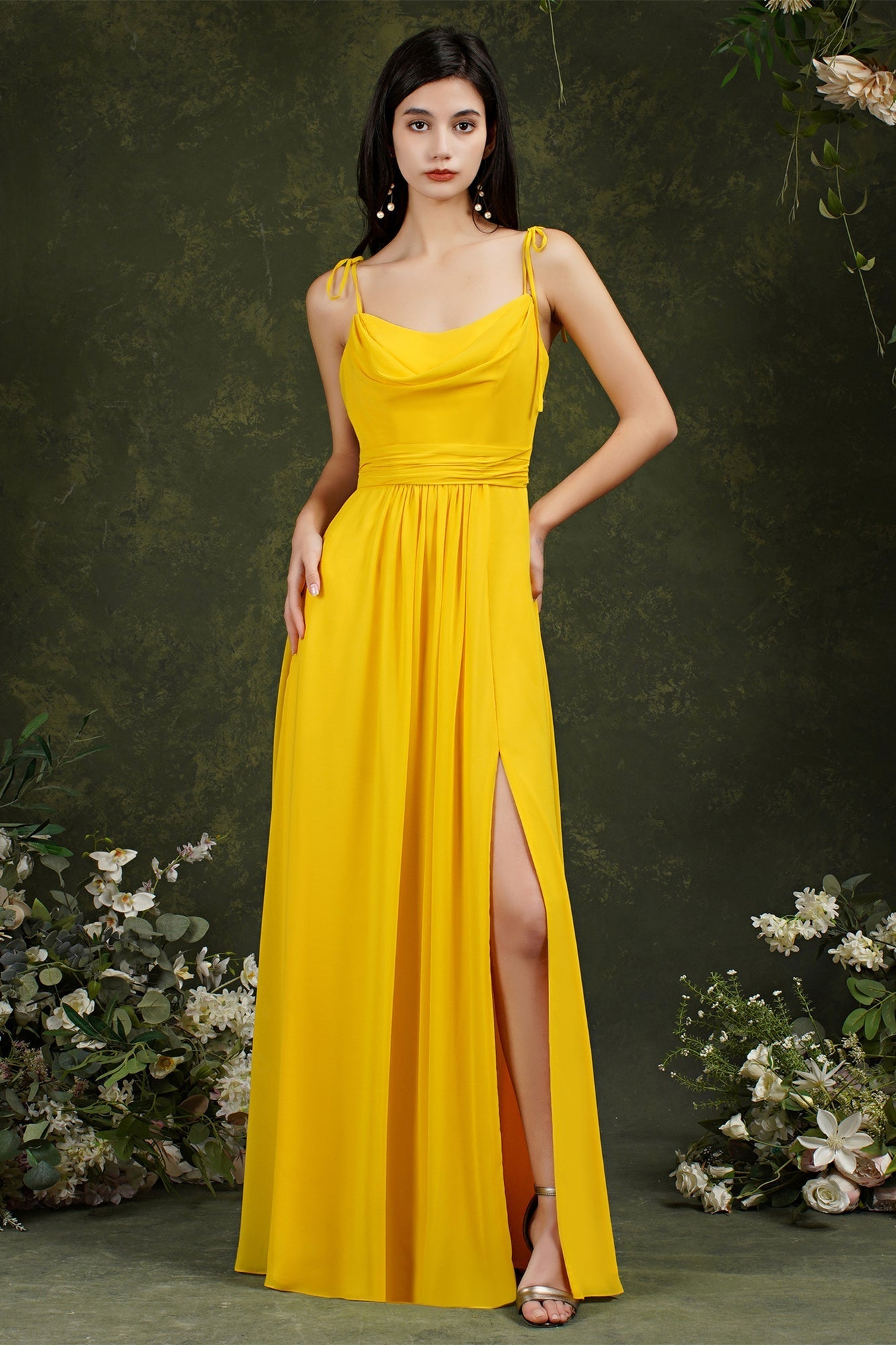 Vestido de fiesta Aline con tirantes finos de tul y abertura delantera