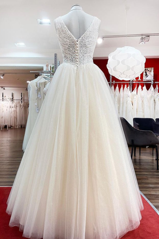 Vestido de novia único color marfil largo princesa con escote en V de tul y encaje