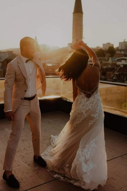 Vestidos de novia únicos con tirantes finos, sin mangas, corte columna, hasta el suelo, de encaje y apliques