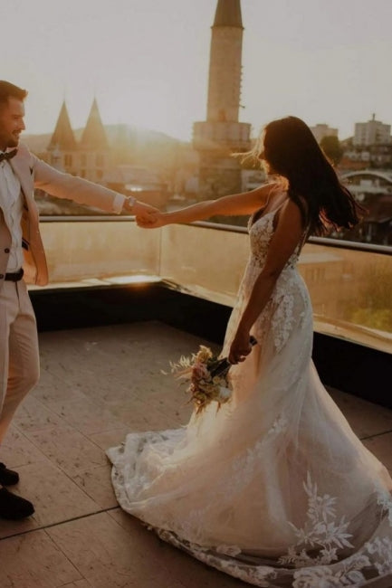 Vestidos de novia únicos con tirantes finos, sin mangas, corte columna, hasta el suelo, de encaje y apliques