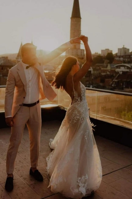 Vestidos de novia únicos con tirantes finos, sin mangas, corte columna, hasta el suelo, de encaje y apliques