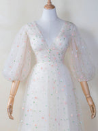 Vestido largo con puños con volantes y diseño de nubes estrelladas en V profundo