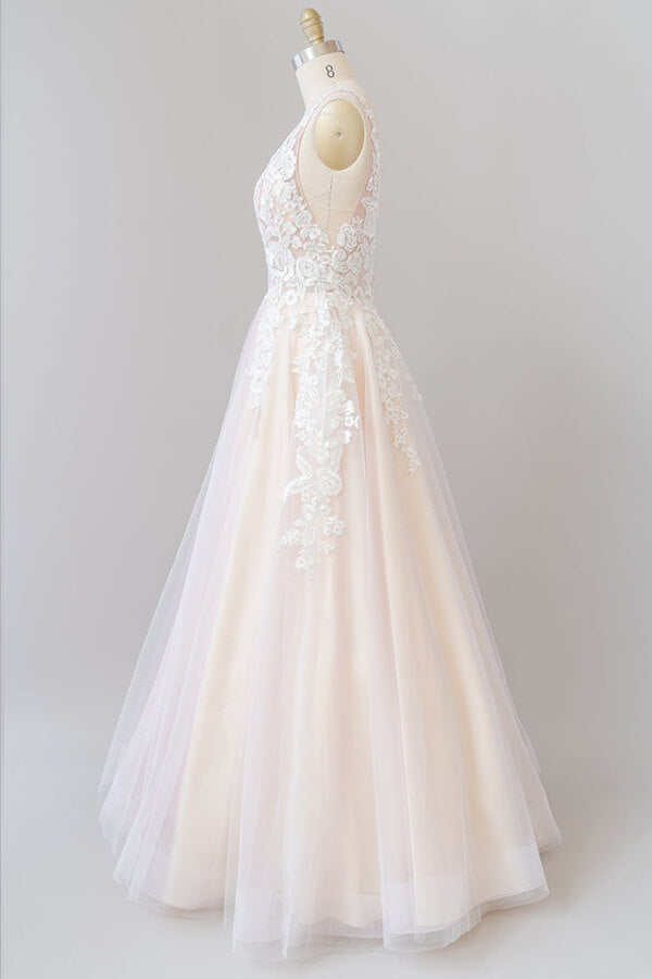 Vestido de novia largo hasta el suelo de tul con apliques y escote en V