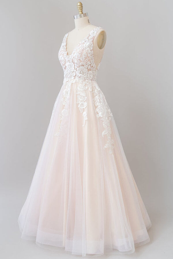 Vestido de novia largo hasta el suelo de tul con apliques y escote en V