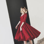 Vestido corto de fiesta con escote en V, media manga y encaje burdeos, PG104