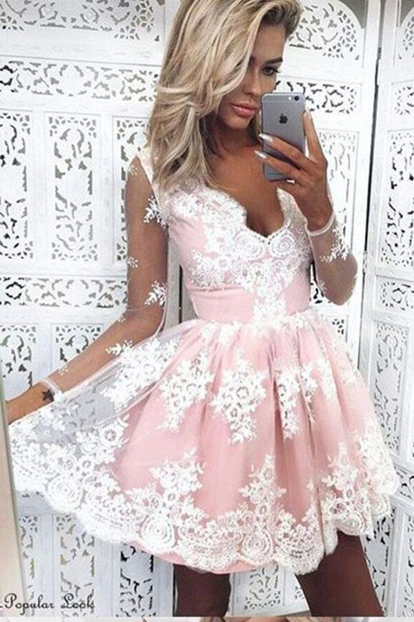 Kurzes rosa Tüll-Heimkehrkleid mit V-Ausschnitt, langen Ärmeln und Applikationen PG160