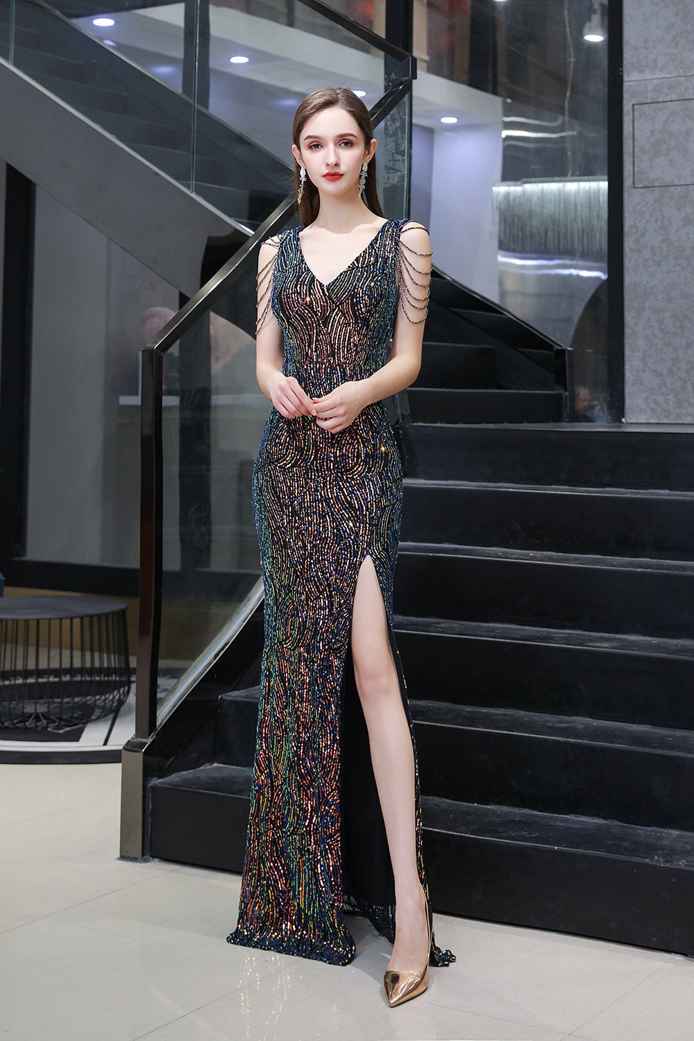 Vestido de noche largo con lentejuelas y escote en V y abertura