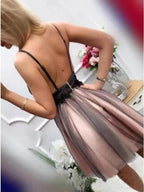 Kurzes Homecoming-Kleid mit V-Ausschnitt und Perlenbesatz, kurzes Abendkleid, PD395