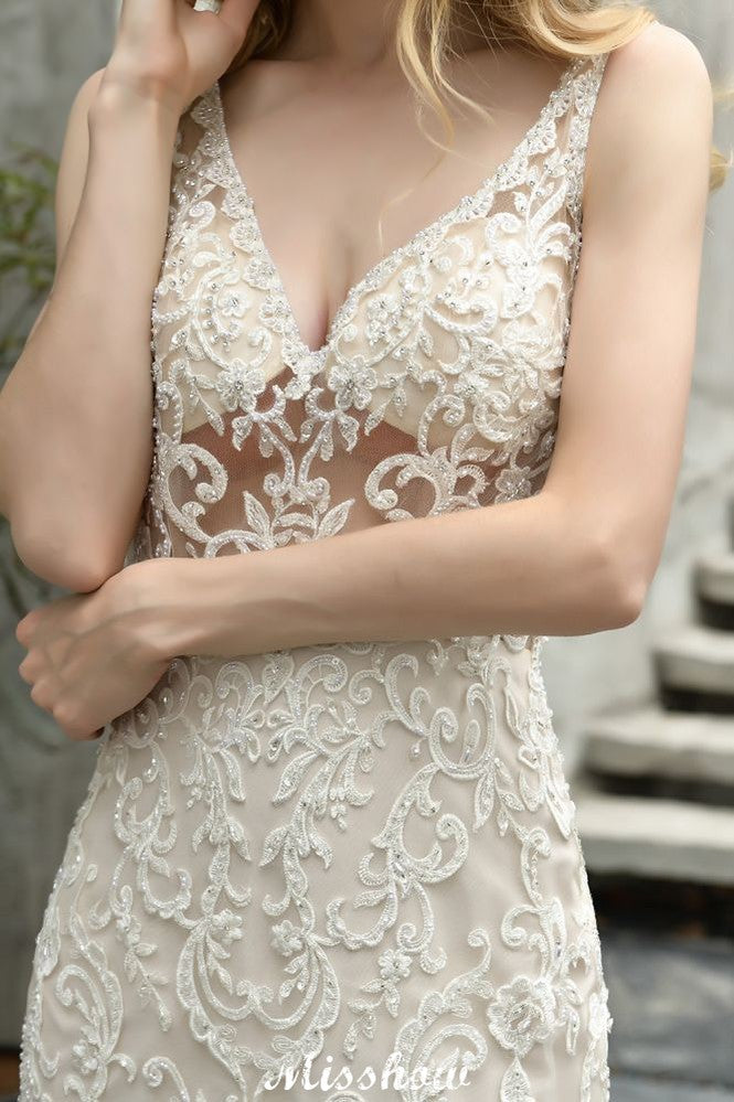 V-Ausschnitt Ärmelloses Meerjungfrau-Brautkleid mit Blumenspitze Garten Puffy Tüll Schlankes Hochzeitskleid