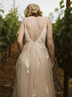 V Neck Spaghetti Strap Wedding Dresses Bridal Dress Lace Applique WD316