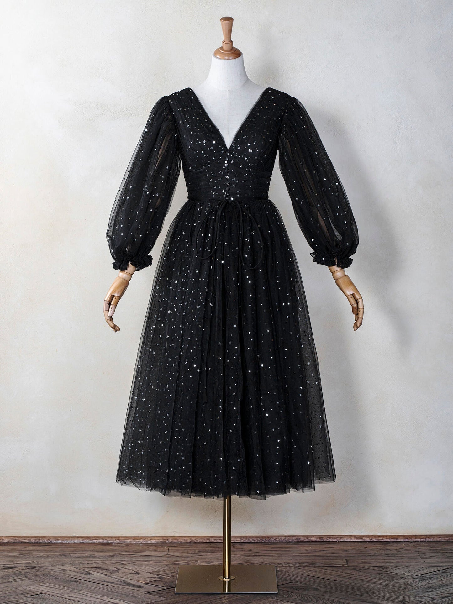 Kleid mit V-Ausschnitt und Sternennacht-Motiv