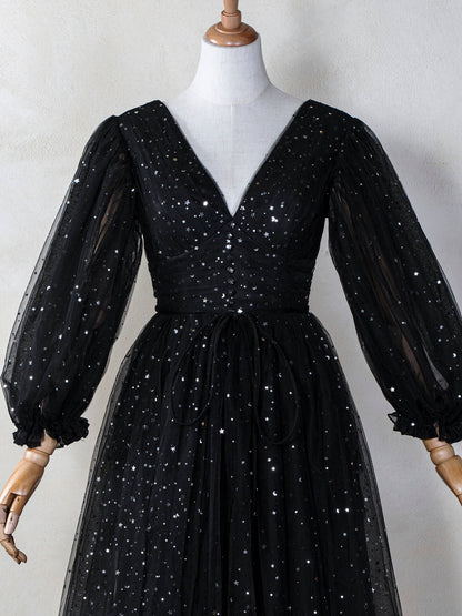 Kleid mit V-Ausschnitt und Sternennacht-Motiv