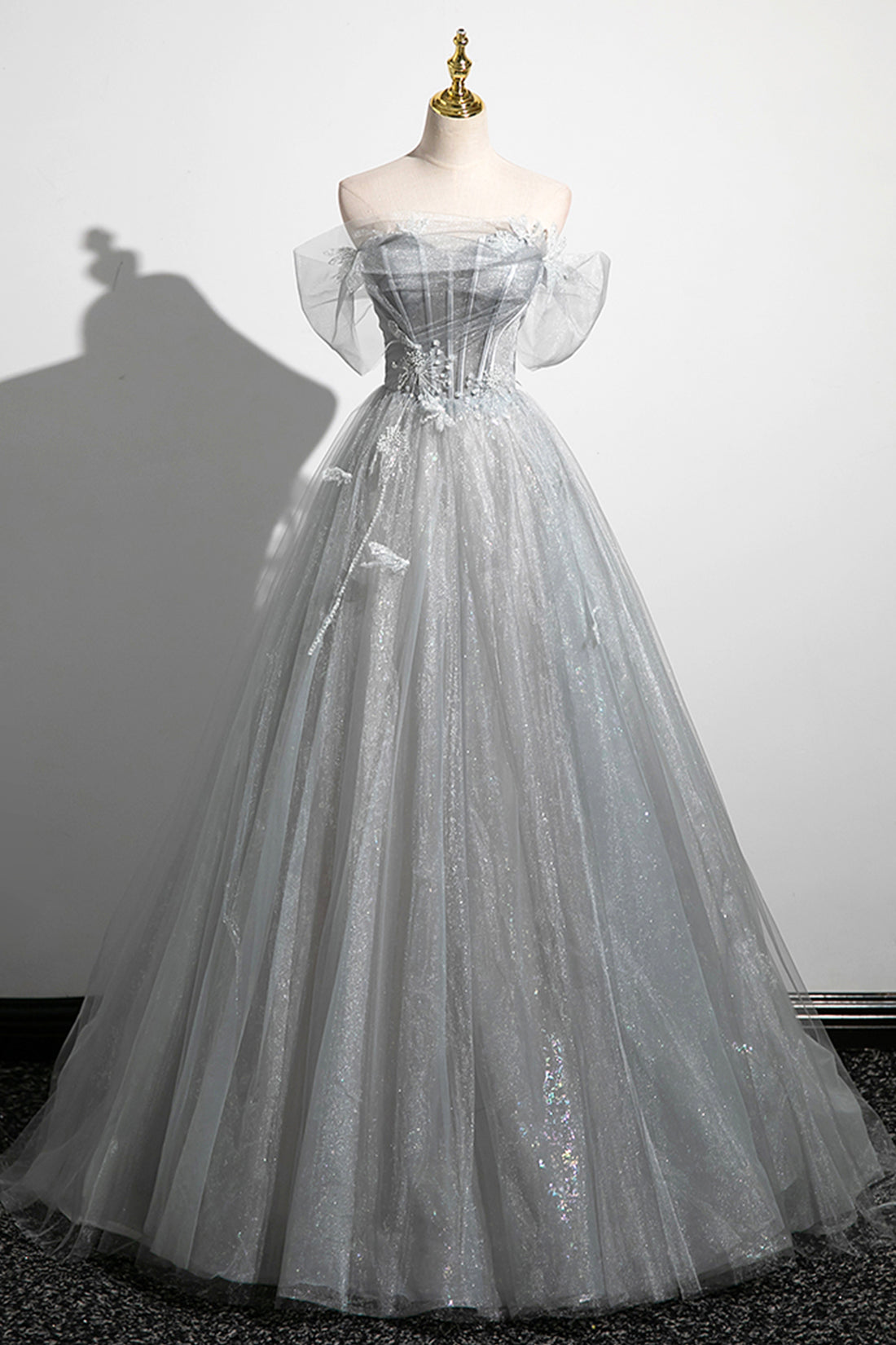 Tiana | Graues A-Linien-Ballkleid aus schulterfreiem Tüll, schönes bodenlanges Partykleid im Korsettstil