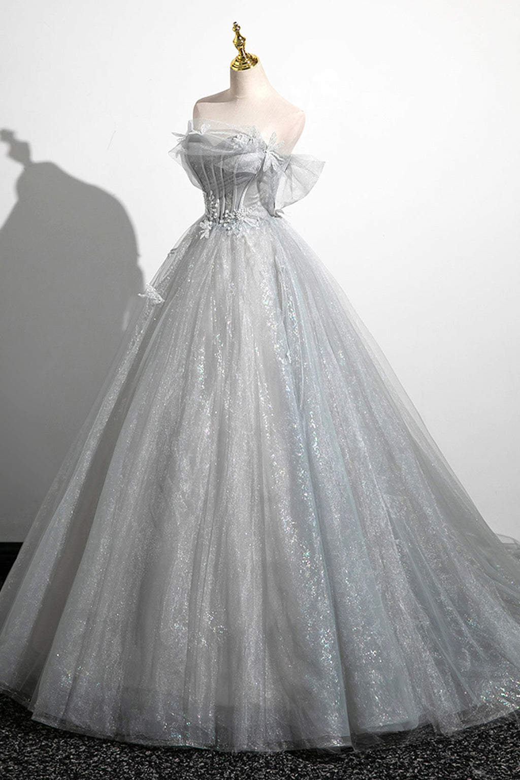 Tiana | Graues A-Linien-Ballkleid aus schulterfreiem Tüll, schönes bodenlanges Partykleid im Korsettstil
