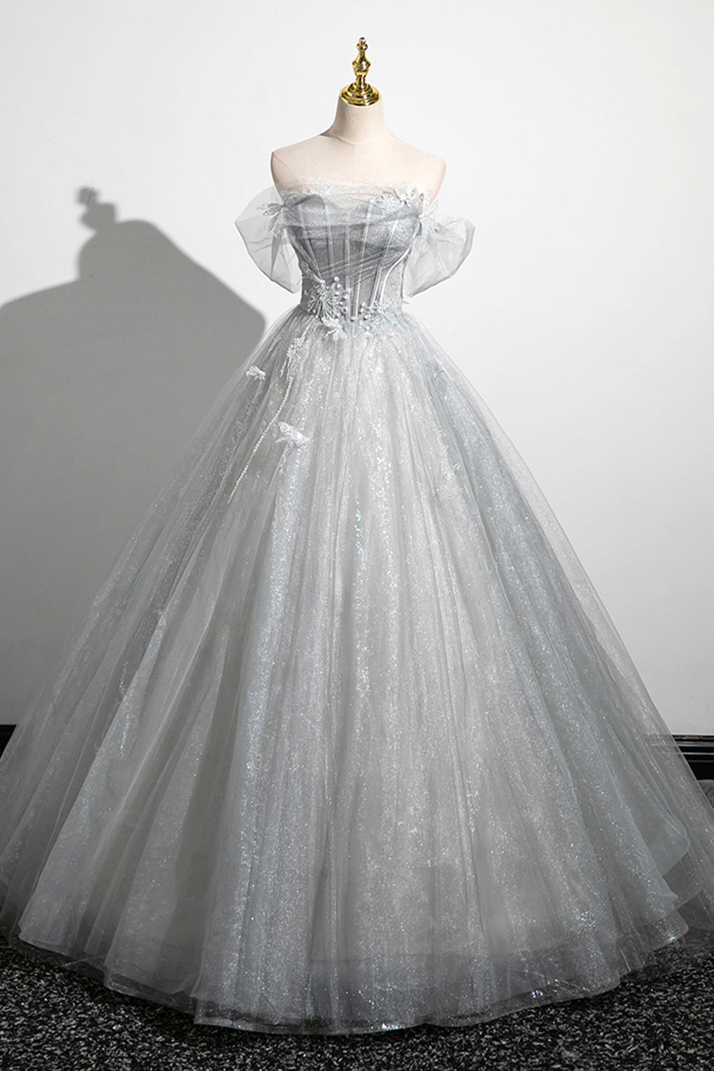 Tiana | Graues A-Linien-Ballkleid aus schulterfreiem Tüll, schönes bodenlanges Partykleid im Korsettstil