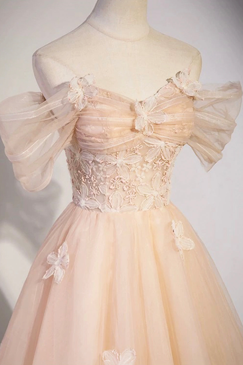 Coraline | Vestidos largos formales de tul con flores preciosas, vestidos de noche con hombros descubiertos