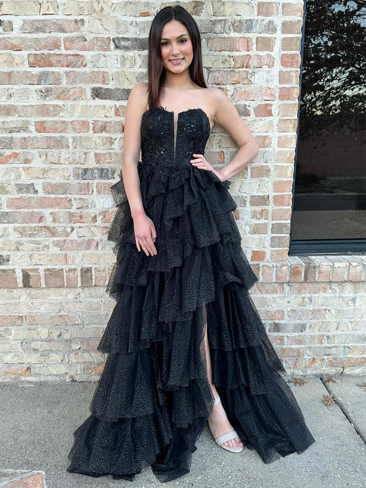 Vina | Vestido de fiesta negro sin tirantes, corte A, de tul y apliques