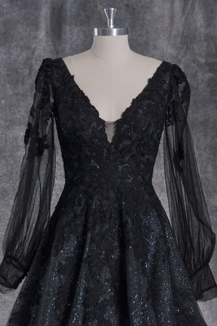 Vestidos de novia vintage negros de corte A con escote en V y mangas largas