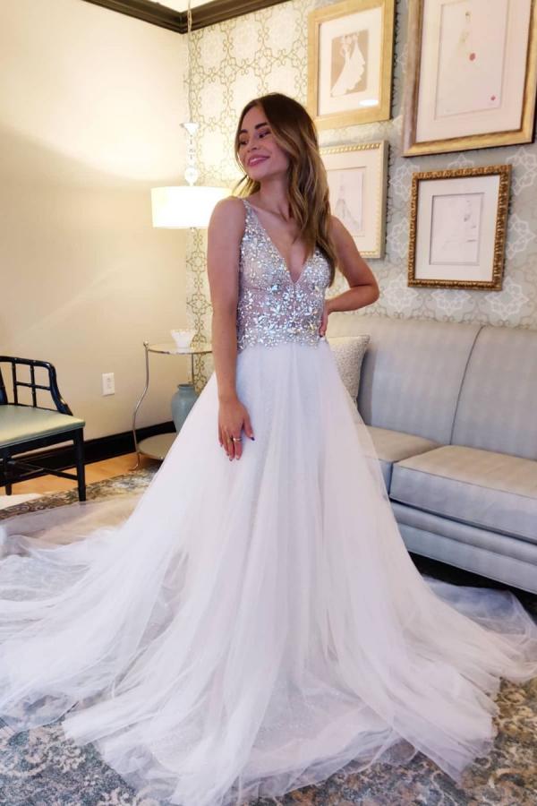 Vestido de novia vintage de tul con escote en V y espalda abierta