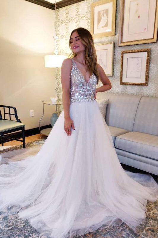 Vintage A-Line V-neck Tulle Open Back Wedding Dress