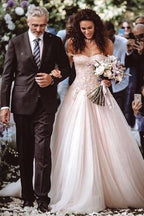 Vestido de novia vintage largo de tul con encaje y hombros descubiertos