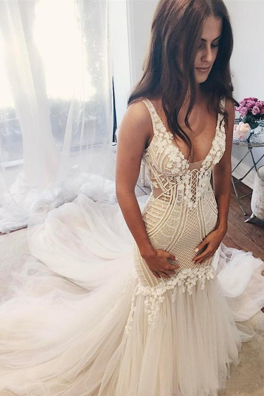 Vintage Long Mermaid V Neck Backless Tulle Wedding Dress