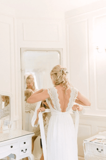 Wedding Dresses Modest Deep V-neck  Beach Open Back Bridal Gowns WD539