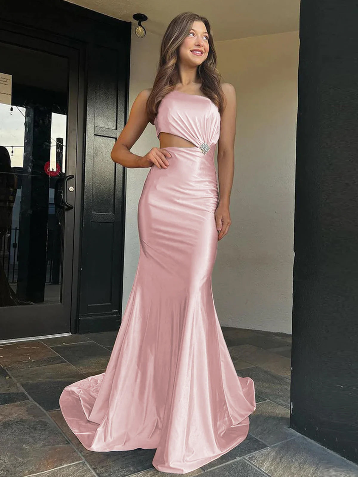 Welsie | Vestido de fiesta largo de satén estilo sirena con un solo hombro color champán
