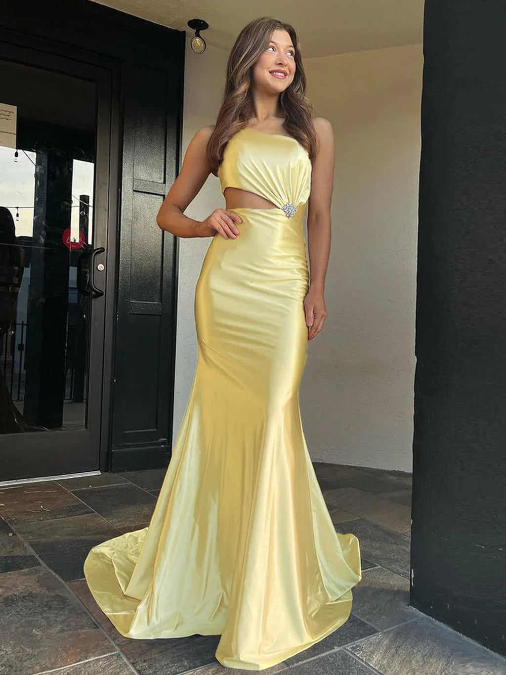 Welsie | Vestido de fiesta largo de satén estilo sirena con un solo hombro color champán