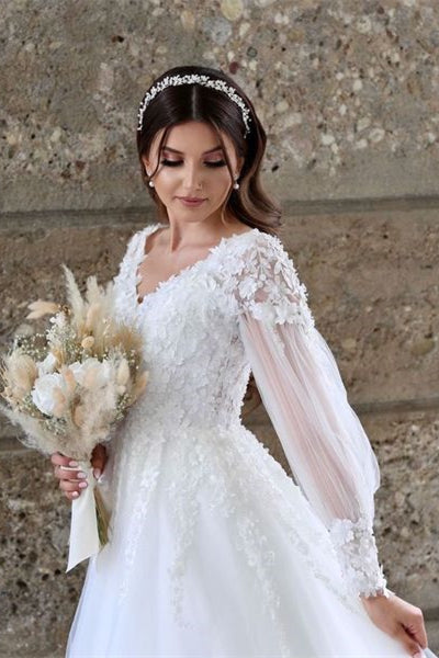 Vestido de novia blanco de tul con mangas largas y encaje, corte A