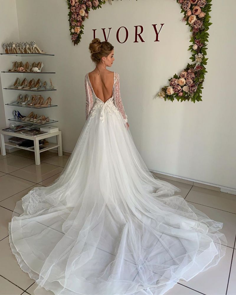 Vestido de novia princesa de tul con escote en V y mangas largas cálido de invierno