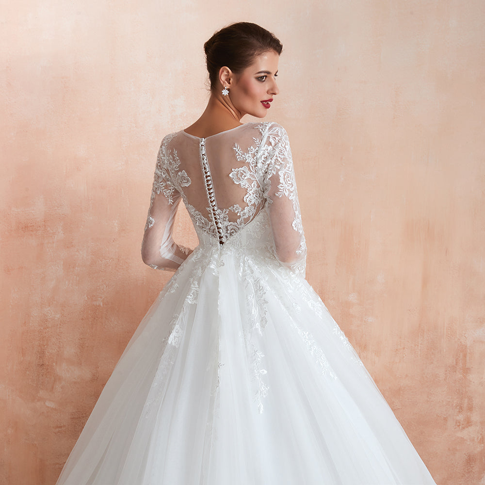 Wunderschönes langes A-Linien-Brautkleid aus Tüll mit Applikationen und Ärmeln