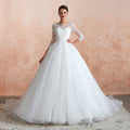 Wunderschönes langes A-Linien-Brautkleid aus Tüll mit Applikationen und Ärmeln