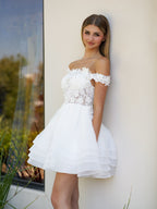 Estaline | Vestido de fiesta de corte A con encaje de organza y apliques de hombros descubiertos