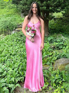 Yamileth | Vestido de fiesta largo de satén rosa con escote redondo