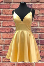 Gelbes Homecoming-Kleid mit V-Ausschnitt und Satinträgern, kurzes Ballkleid PD279