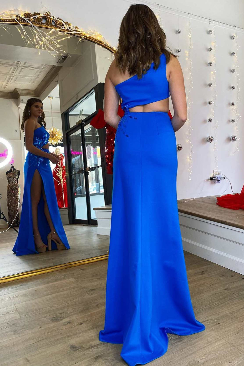 Yonderly | Vestido de fiesta largo azul rey con un hombro descubierto y abertura en el cristal tallado